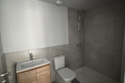 dd47635563c3574f6656250c8074964f - 9