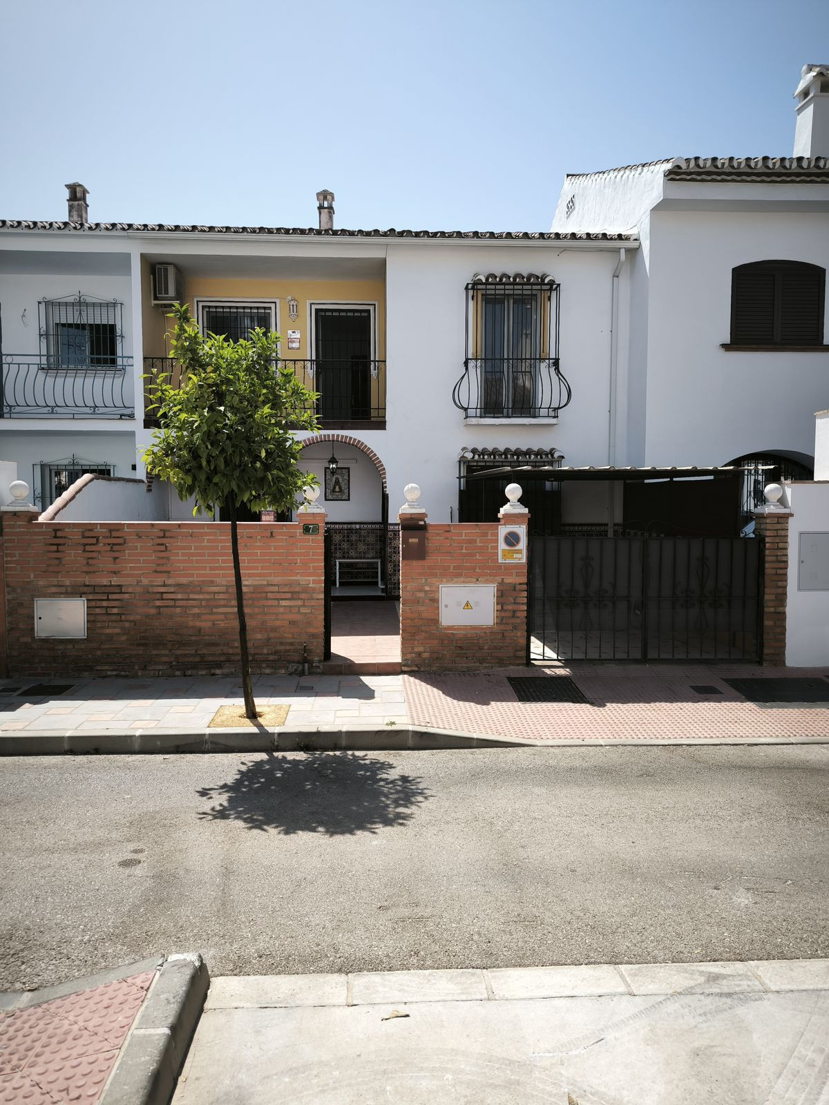 df5c99de791087a20897e30b200acb04 - 1
