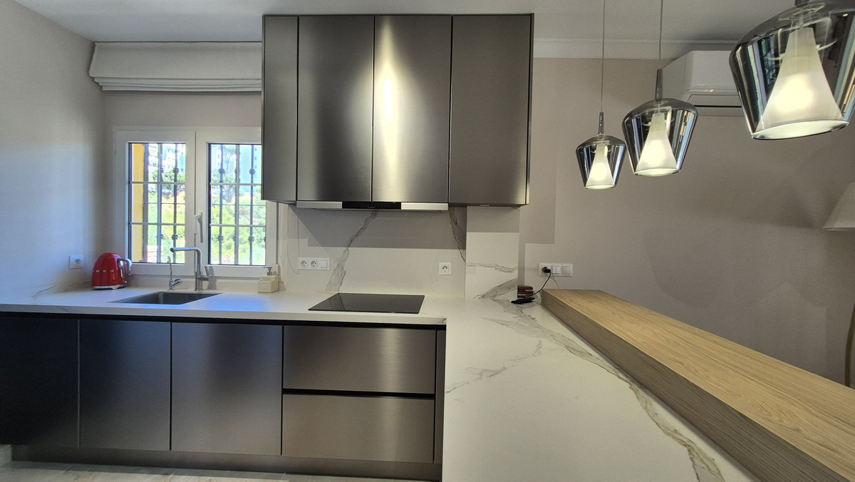 8b90df17f2fc599097554c3795991b58 - 12