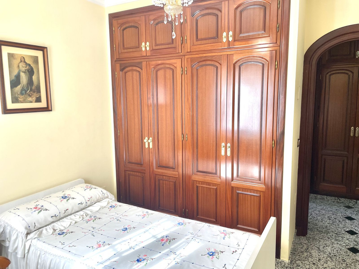 a032d7ab1c500f95bf506428f822c3fa - 11