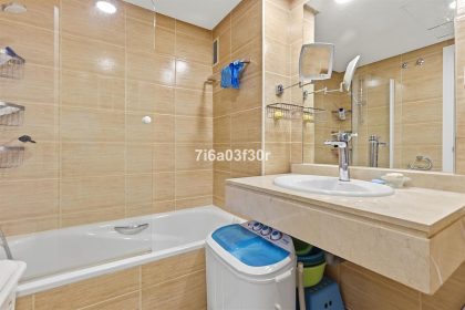 aaf80c5e106a56cb4776001cda081fa9 - 11