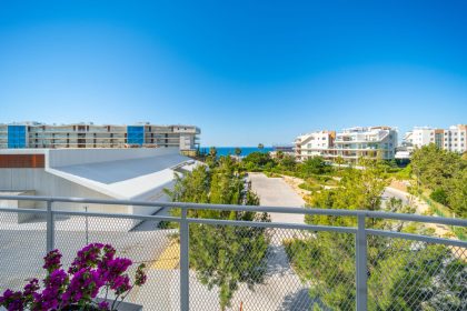 de2e7fb4ff06afb2d8d929793615f626 - 18