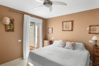 ec8859bed3aa38ae6b857a838afe1aee - 13